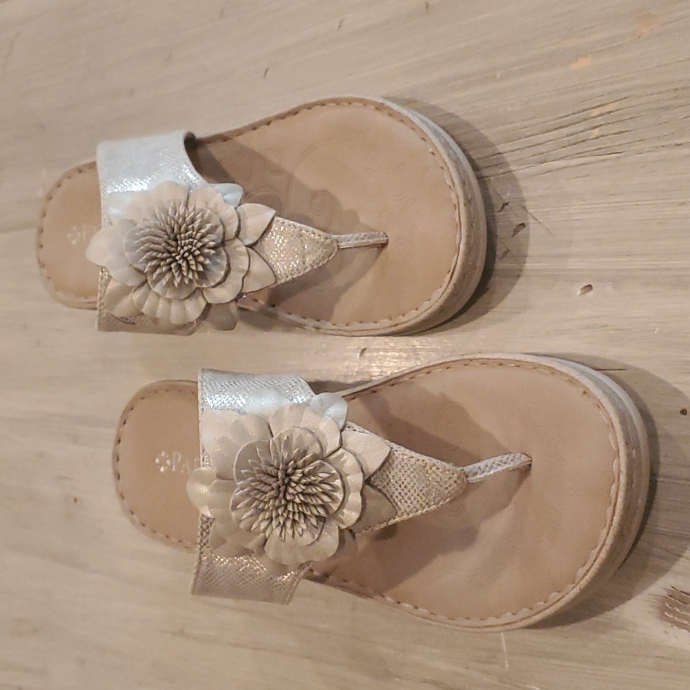 Patricia by spring step sz37 metallic and muted silver platform sandal/slide